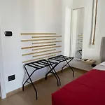 Wanderlust House Pensión 3*